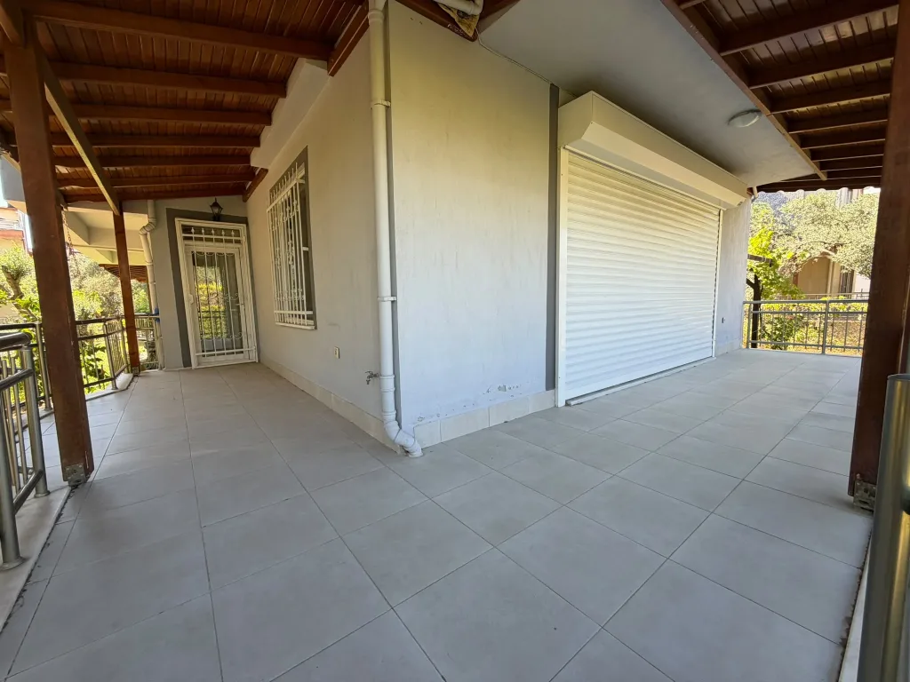 Akçay Yeni Mahalle Karşısında 3+1 Çok Geniş Bahçeli Müstakil Girişli Villa - Görsel 19