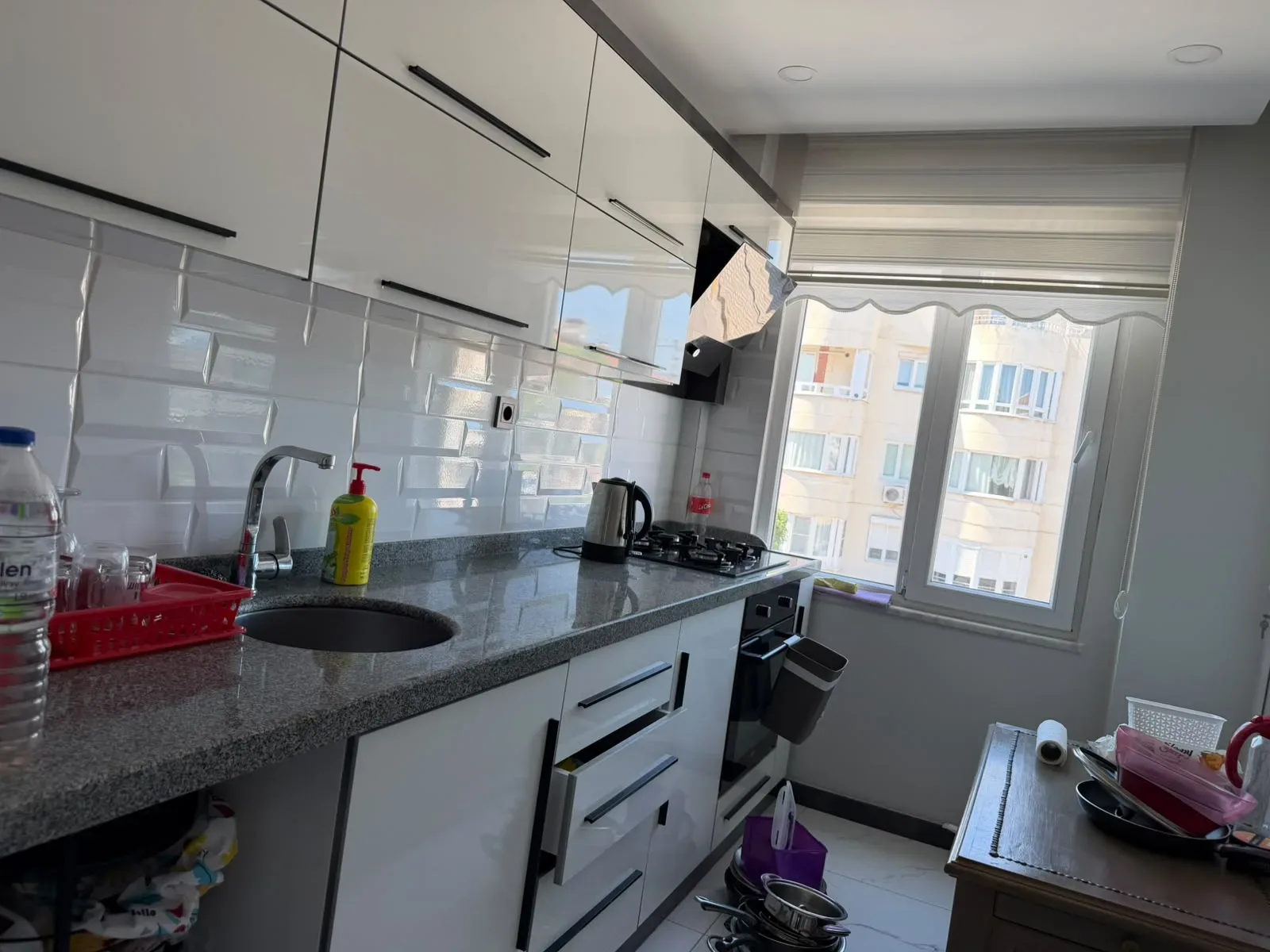 AKÇAY MERKEZDE 2+1 AYRI MUTFAK FULL EŞYA OPSİYONLU GENİŞ BALKONLU İÇİ FULL YAPILI DAİRE - Görsel 10