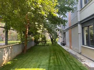 ALTINOLUK SAHİLİNDE  BAHÇE KULLANIMLI DENİZE 200 METRE MESAFEDE MUHTEŞEM DAİRE - Görsel 4