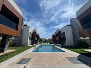 GÜRE SAHİLİNDE FULL EŞYA OPSİYONLU ULTRA LÜX 4+1 HAVUZLU SİTE İÇERİSİNDE TAM BAĞIMSIZ MÜSTAKİL VİLLA - Görsel 26