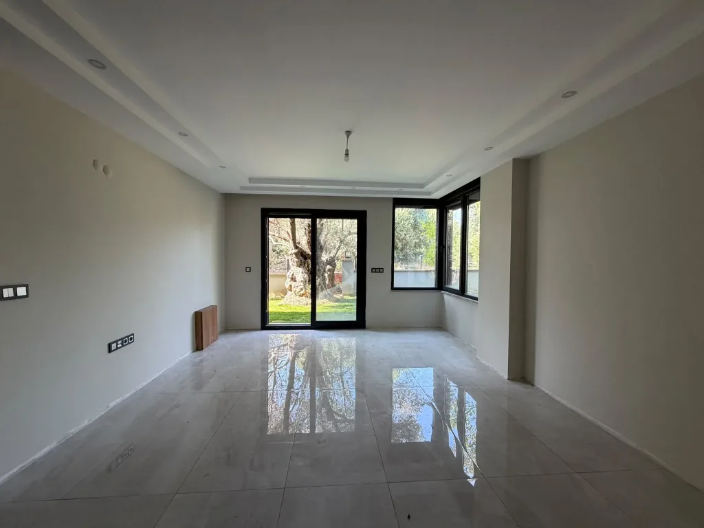 ALTINOLUK SAHİLİNDE  BAHÇE KULLANIMLI DENİZE 200 METRE MESAFEDE MUHTEŞEM DAİRE - Görsel 7