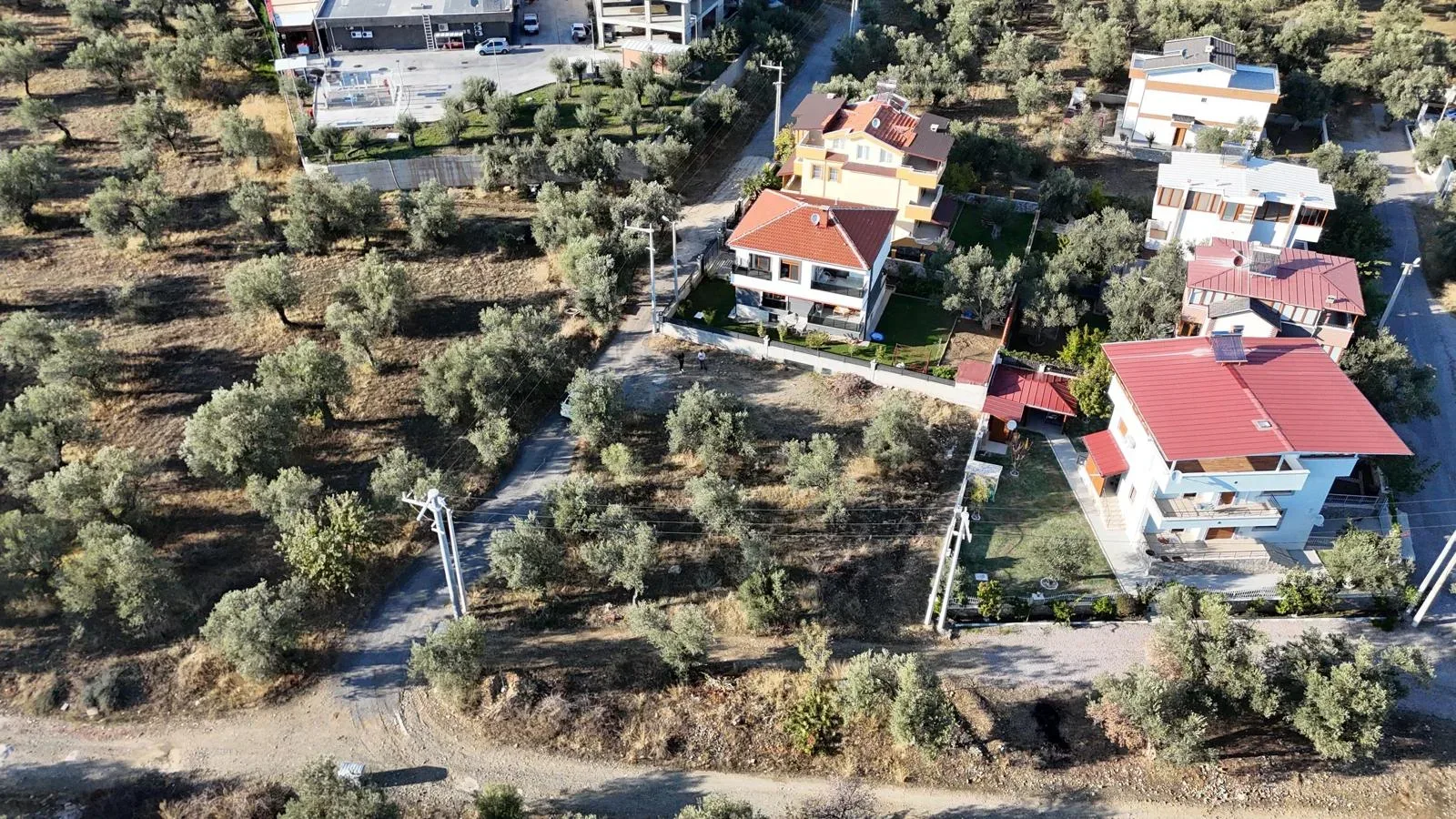 GÜRE SAHİLDE 650 METREKARE KÖŞE PARSEL DENİZ MANZARALI %15 İMARLI ARSA - Görsel 2