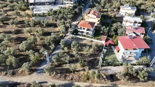GÜRE SAHİLDE 650 METREKARE KÖŞE PARSEL DENİZ MANZARALI %15 İMARLI ARSA - Görsel 2