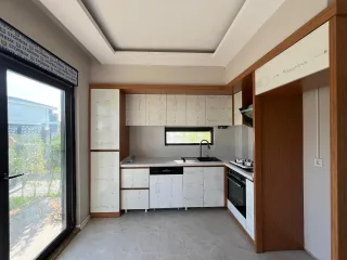 HAMİDİYE MAHALLESİNDE 3+1 TAM MÜSTAKİL KULLANIŞLI VİLLA - Görsel 11