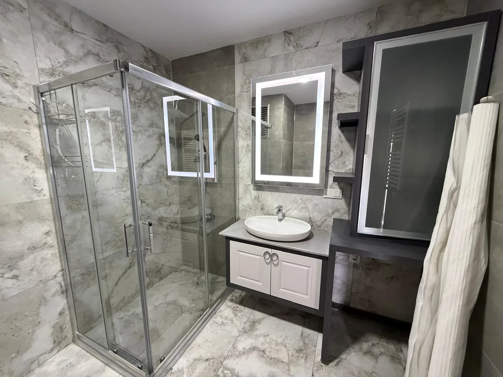 AKÇAYDA HAVUZLU SİTE İÇERİSİNDE ULTRA LÜKS 130 METREKARE 2+1 - Görsel 28