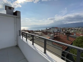 AKÇAY ÇAMLIYOL CADDESİNDE DENİZ VE DAĞ MANZARALI KAT DUBLEKSİ - Görsel 23