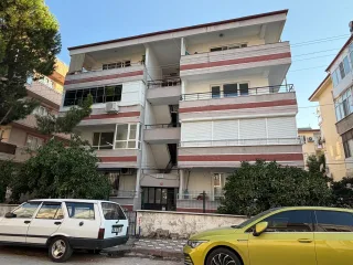 AKÇAYDA MERKEZİ LOKASYON FULL DEKORASYONLU 3+1 ARA KAT DAİRE