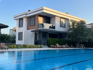 GÜRE SAHİLİNDE ULTRA LÜX SİTE İÇERİSİNDE 3+1 AYRI MUTFAK VİLLA - Görsel 42