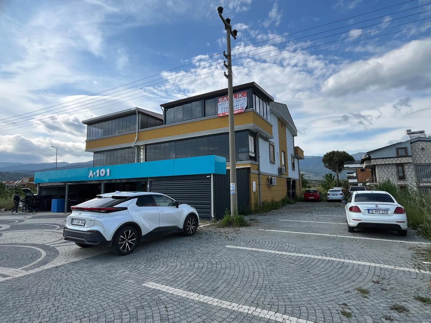 GÜRE AKÇAY YOLU ÜZERİNDE ÖNÜ KAPANMAZ  3 ODA 1 SALON 2 AYRI MUTFAKLI DUBLEKS DAİRE - Görsel 4